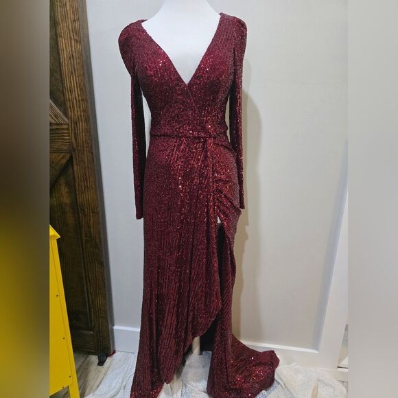 Mac Duggal 26395 Faux Wrap Long Sleeve Sequin Gown New Size 6 Wine Red - Picture 4 of 6